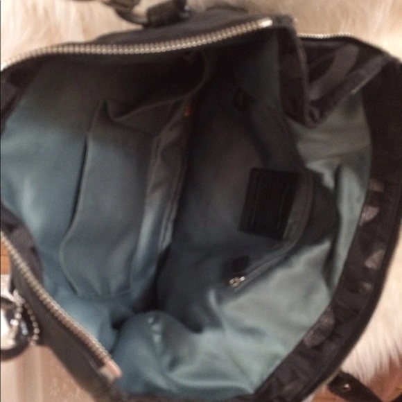 Coach - Picture 3 of 4